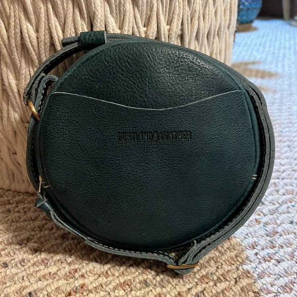 Portland Leather Goods Lagoon Small Circle Crossbody - Picture 3 of 13